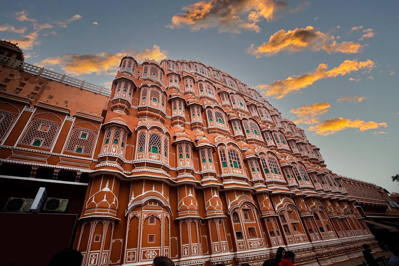 Royal Monsoon Escape: 5-Day Udaipur & Jaipur Tour