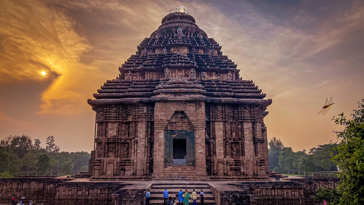 4 Days Golden Triangle Odisha Tour with Puri, Konark & Bhubaneswar