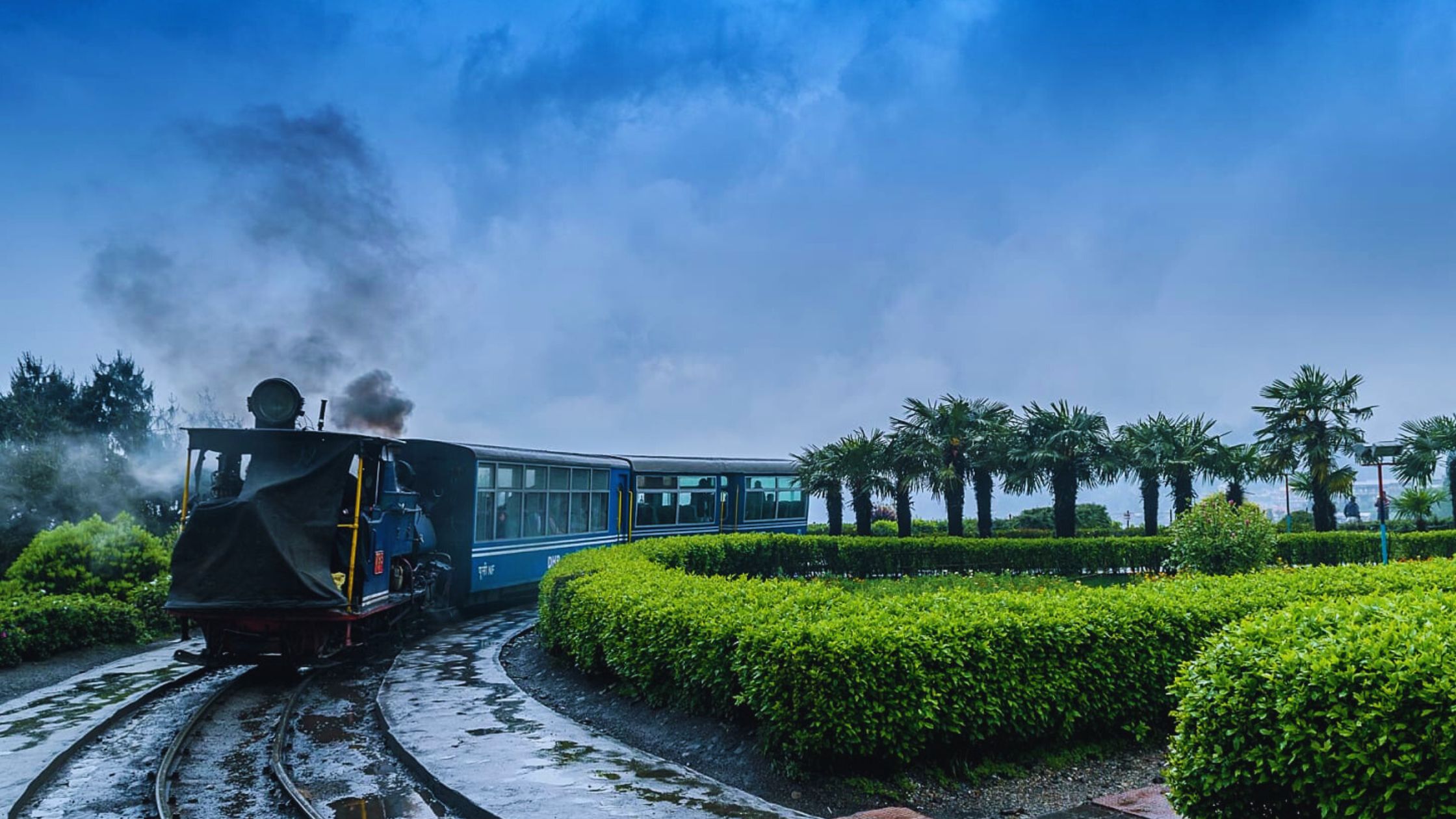 Darjeeling Tour Package with Toy Train Ride → 4D
