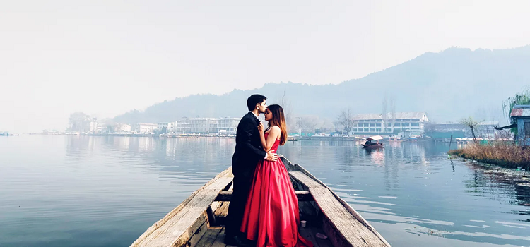 Cheapest Srinagar Tour Packages: Honeymoon Edition -3 Nights / 4 Days